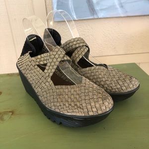 Bernie Mev Bronze Woven Shoes Sz 41